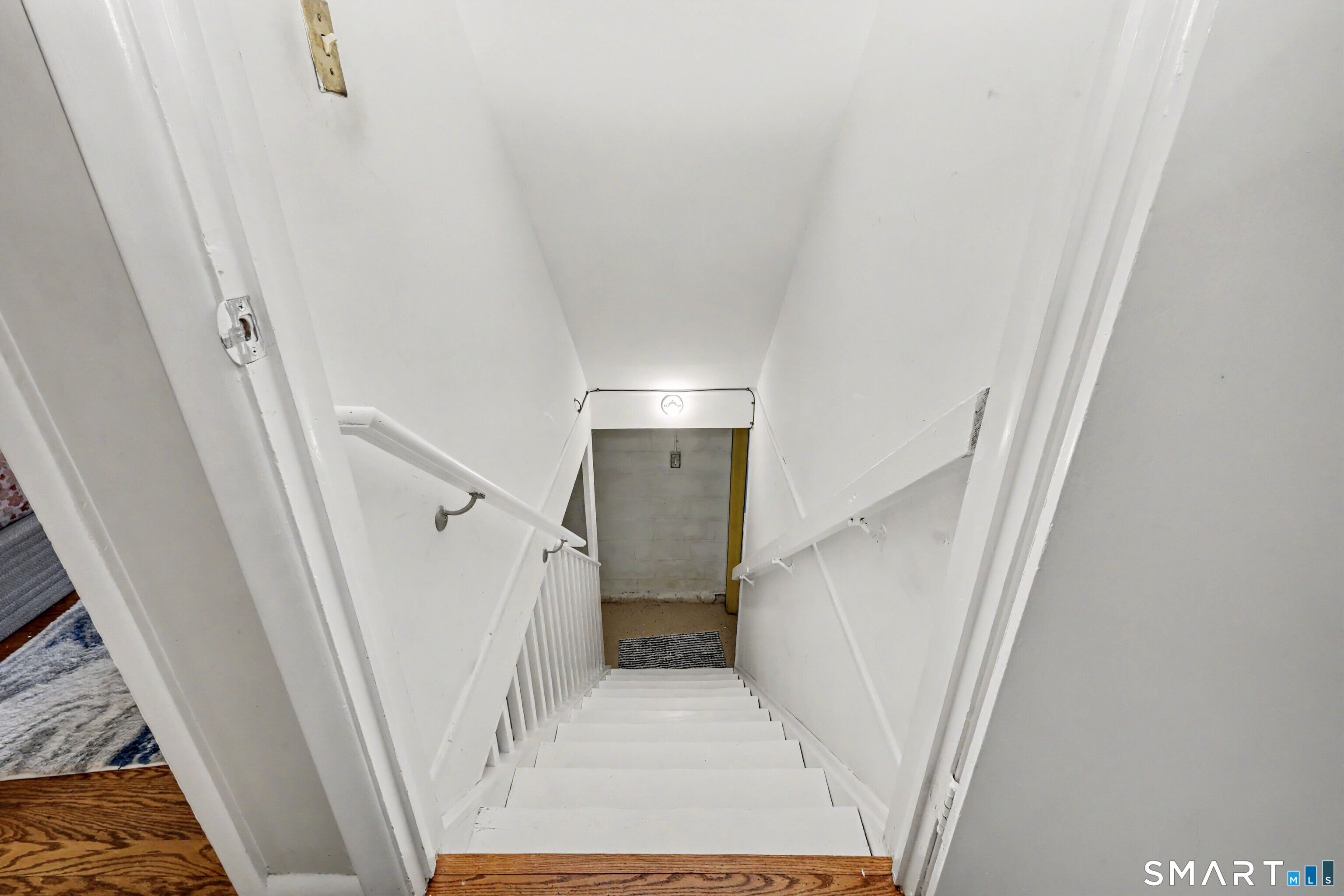 35 Travis Avenue photo 19