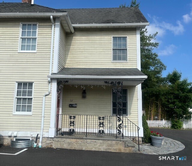 56 East Avenue, New Canaan, Connecticut photo 2