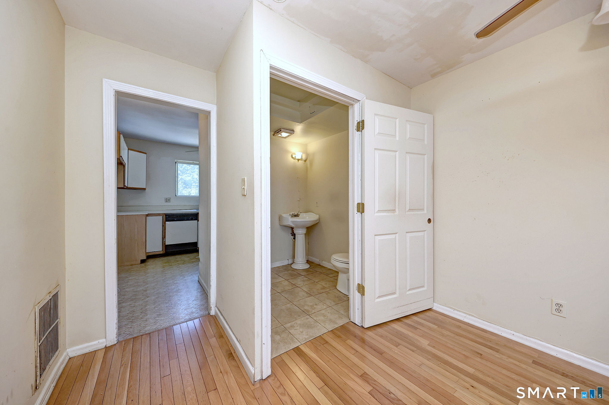 10 Hawthorne Avenue  Unit #12 photo 14