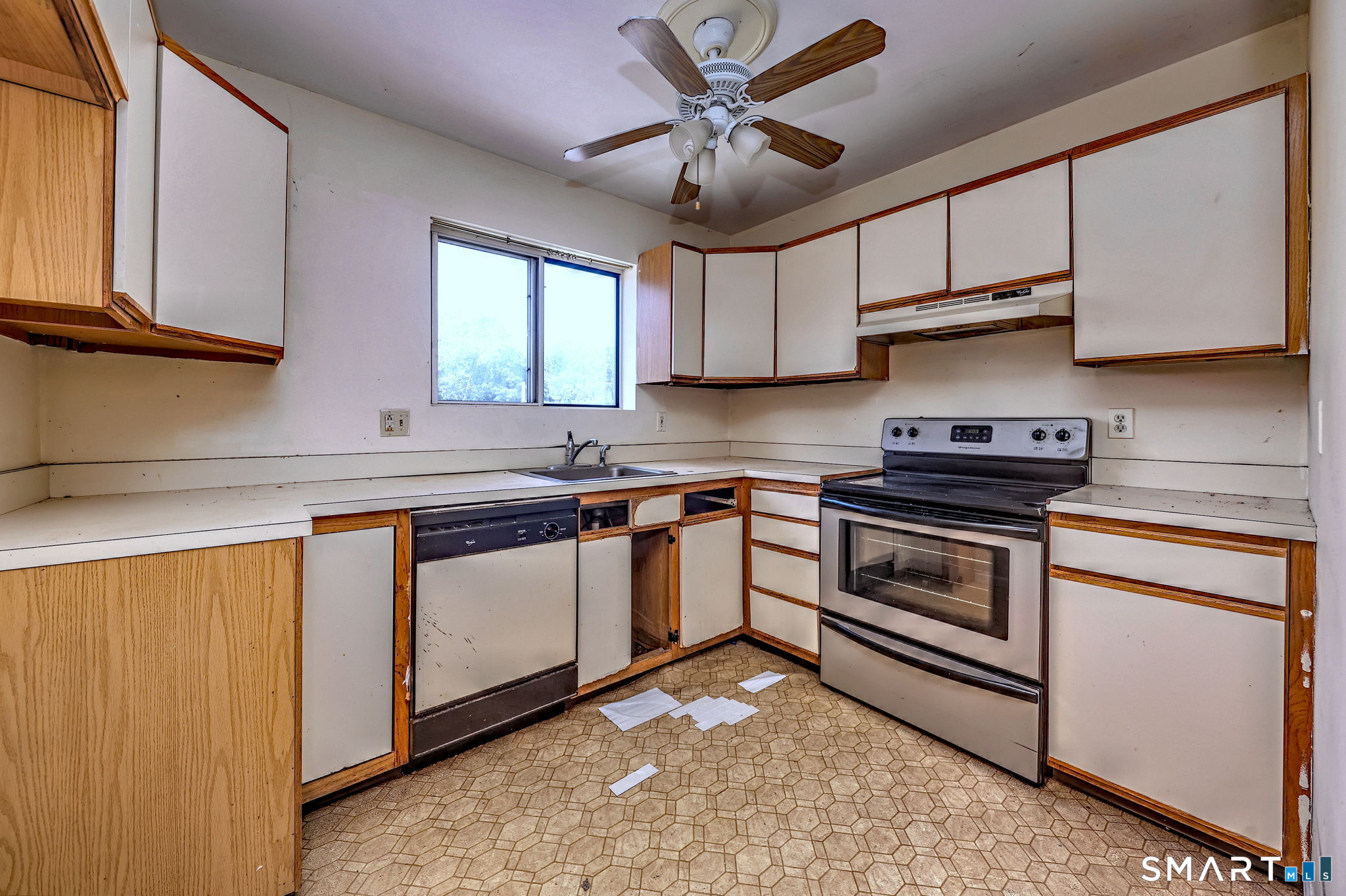 10 Hawthorne Avenue  Unit #12 photo 16
