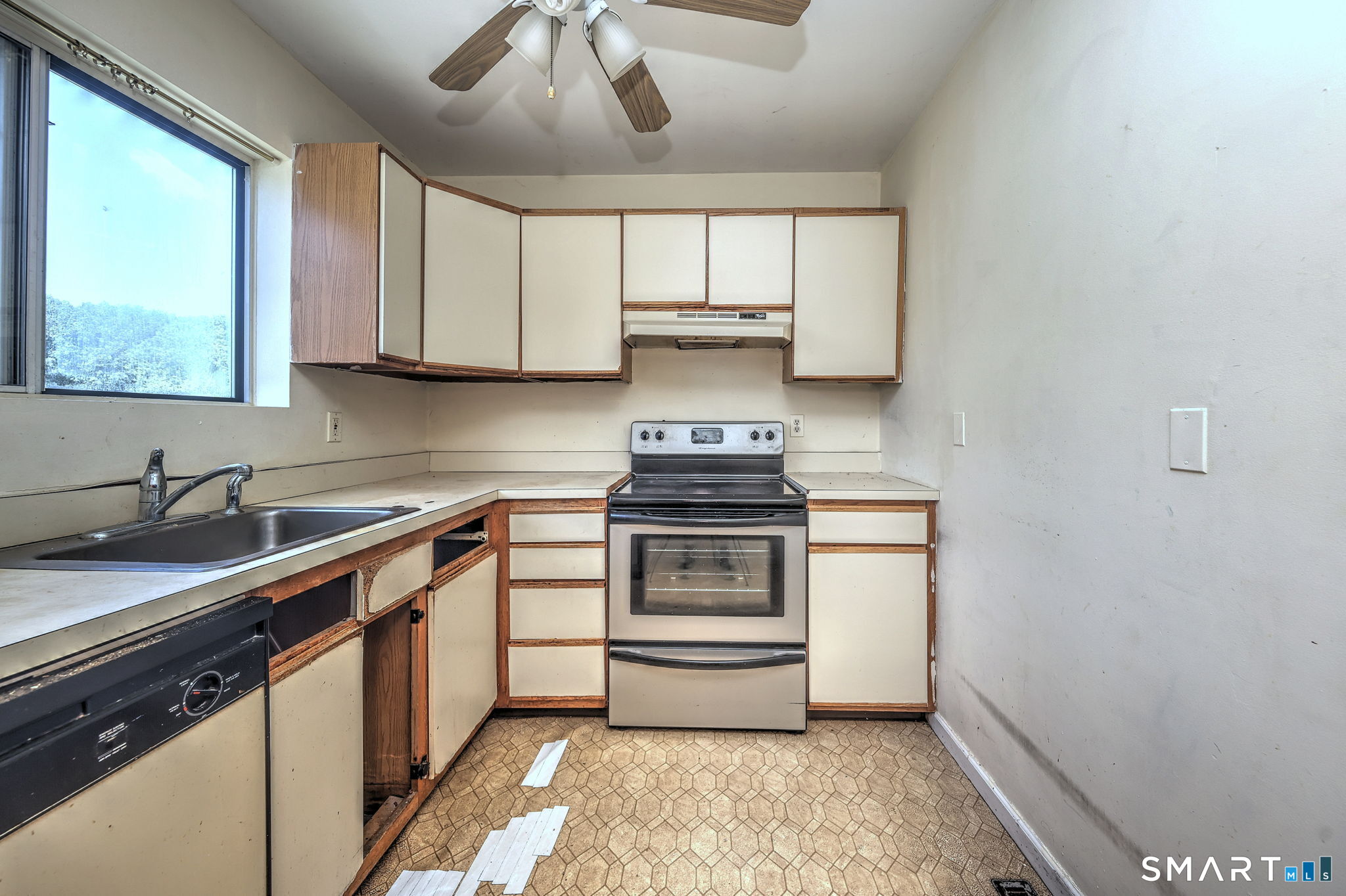 10 Hawthorne Avenue  Unit #12 photo 17
