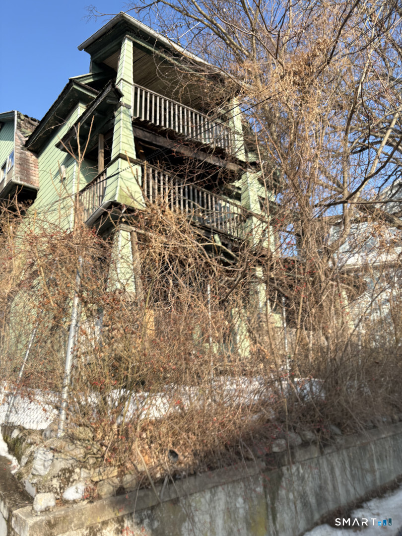 230 Plaza Avenue photo 3