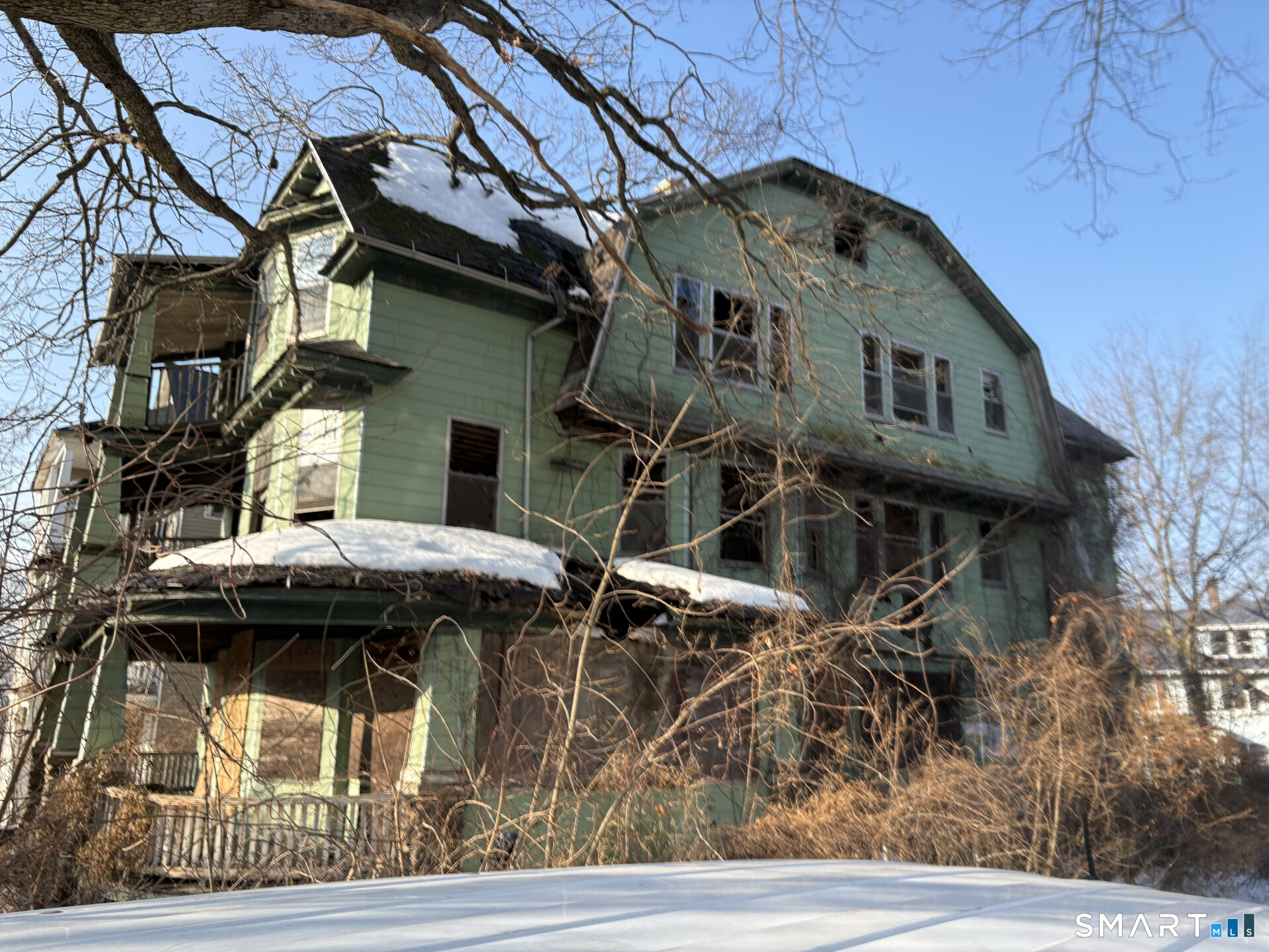 230 Plaza Avenue photo 6