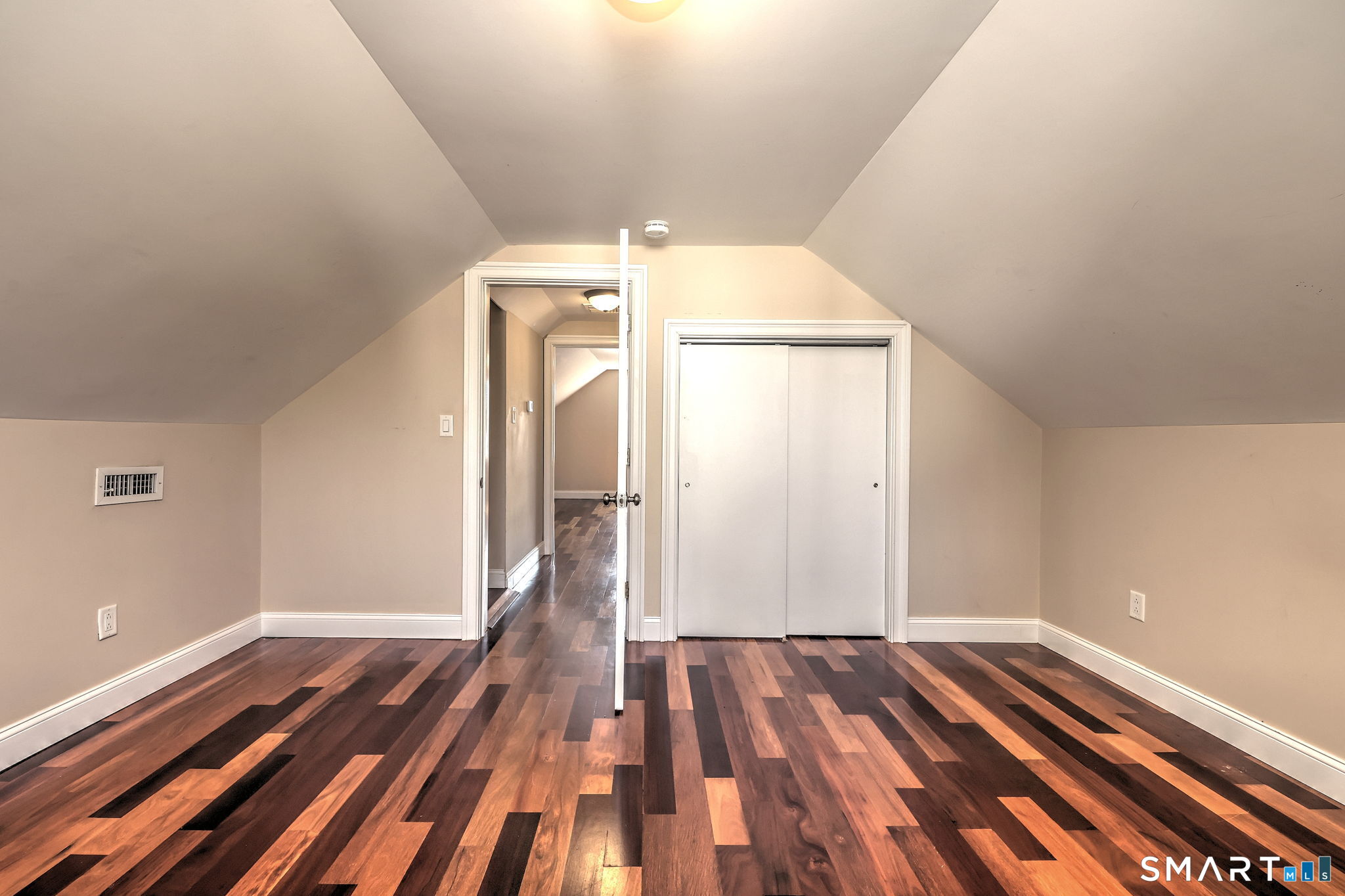 647 New Haven Avenue photo 28