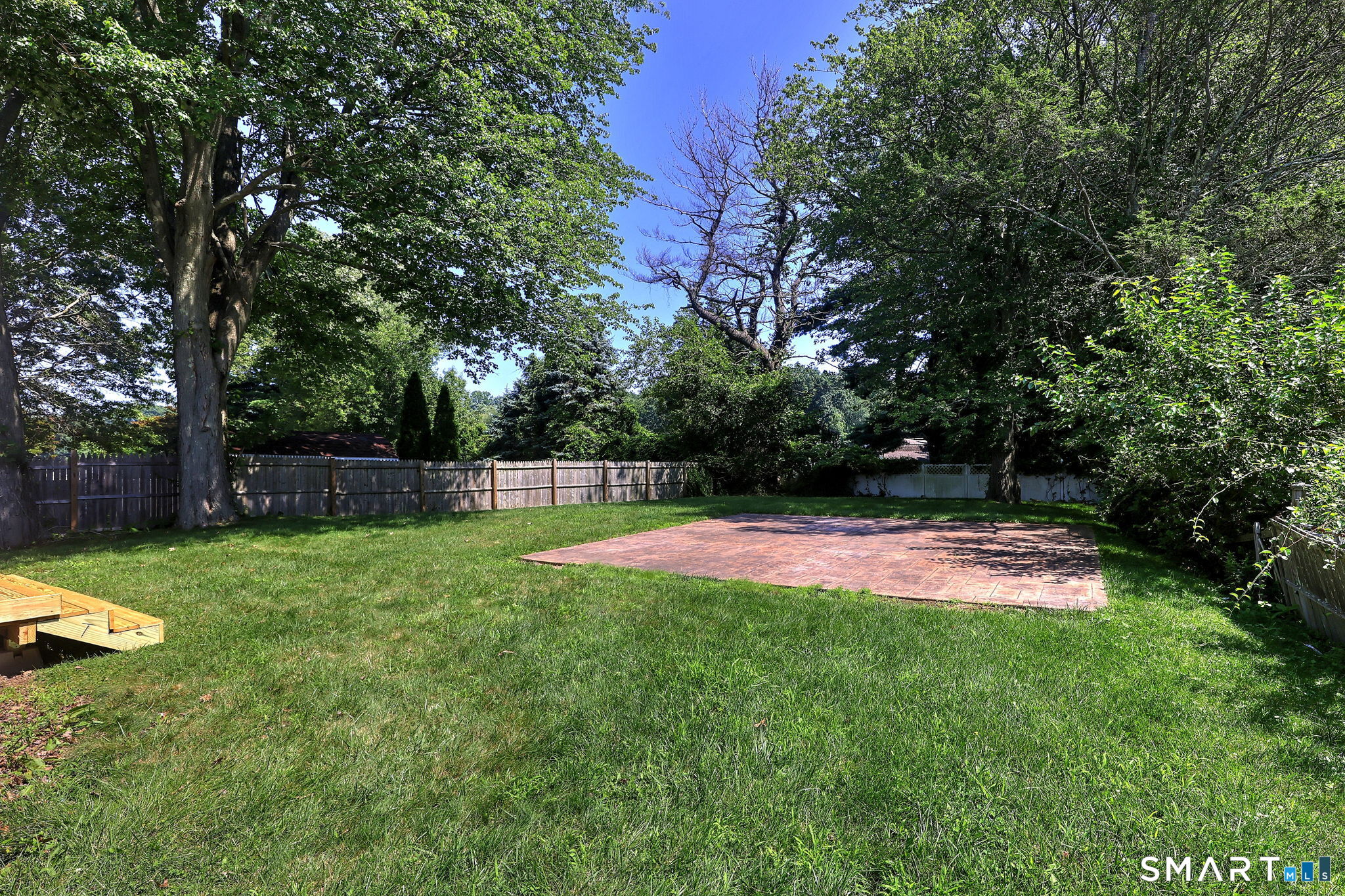 647 New Haven Avenue photo 2