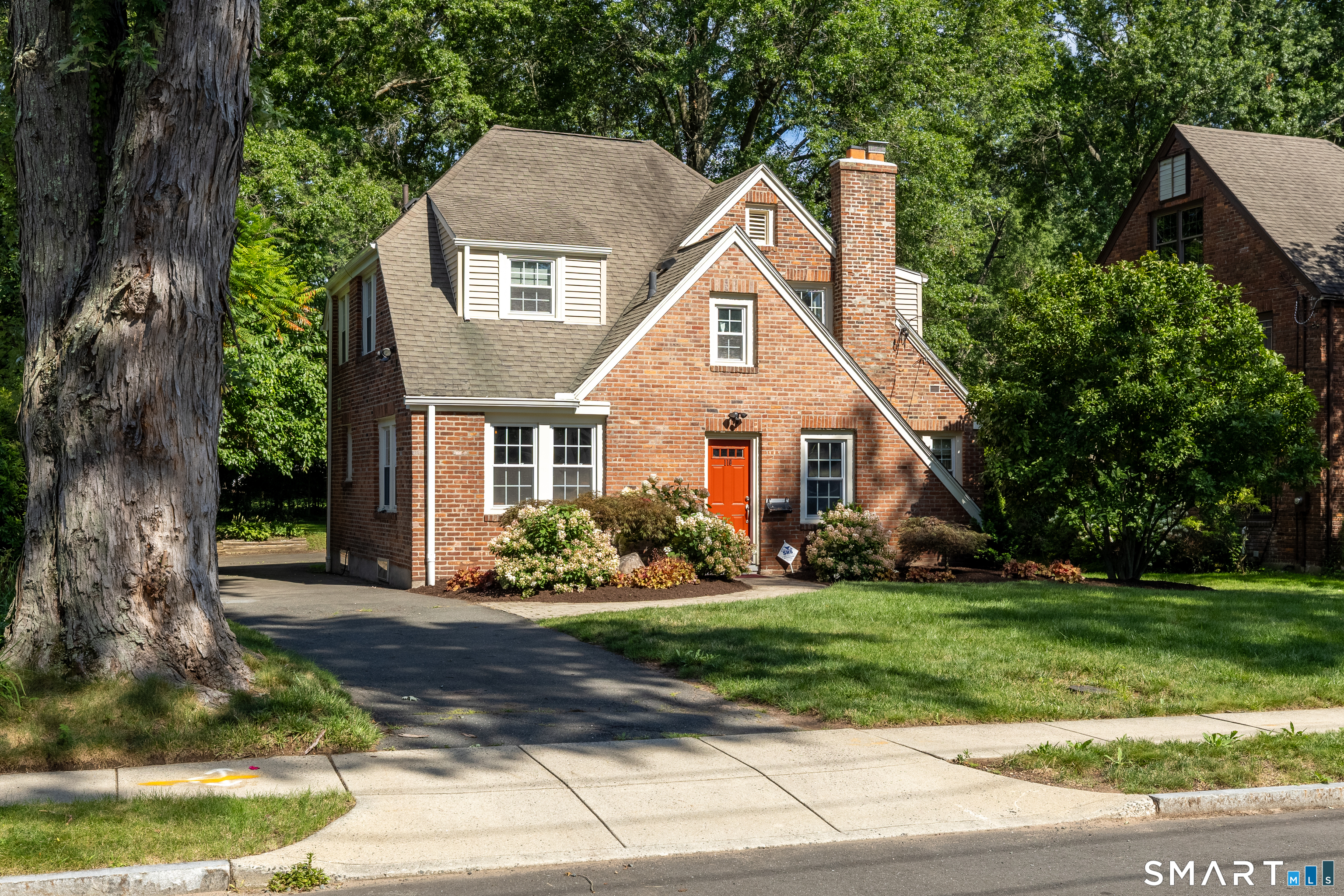 110 Foxcroft Road photo 3
