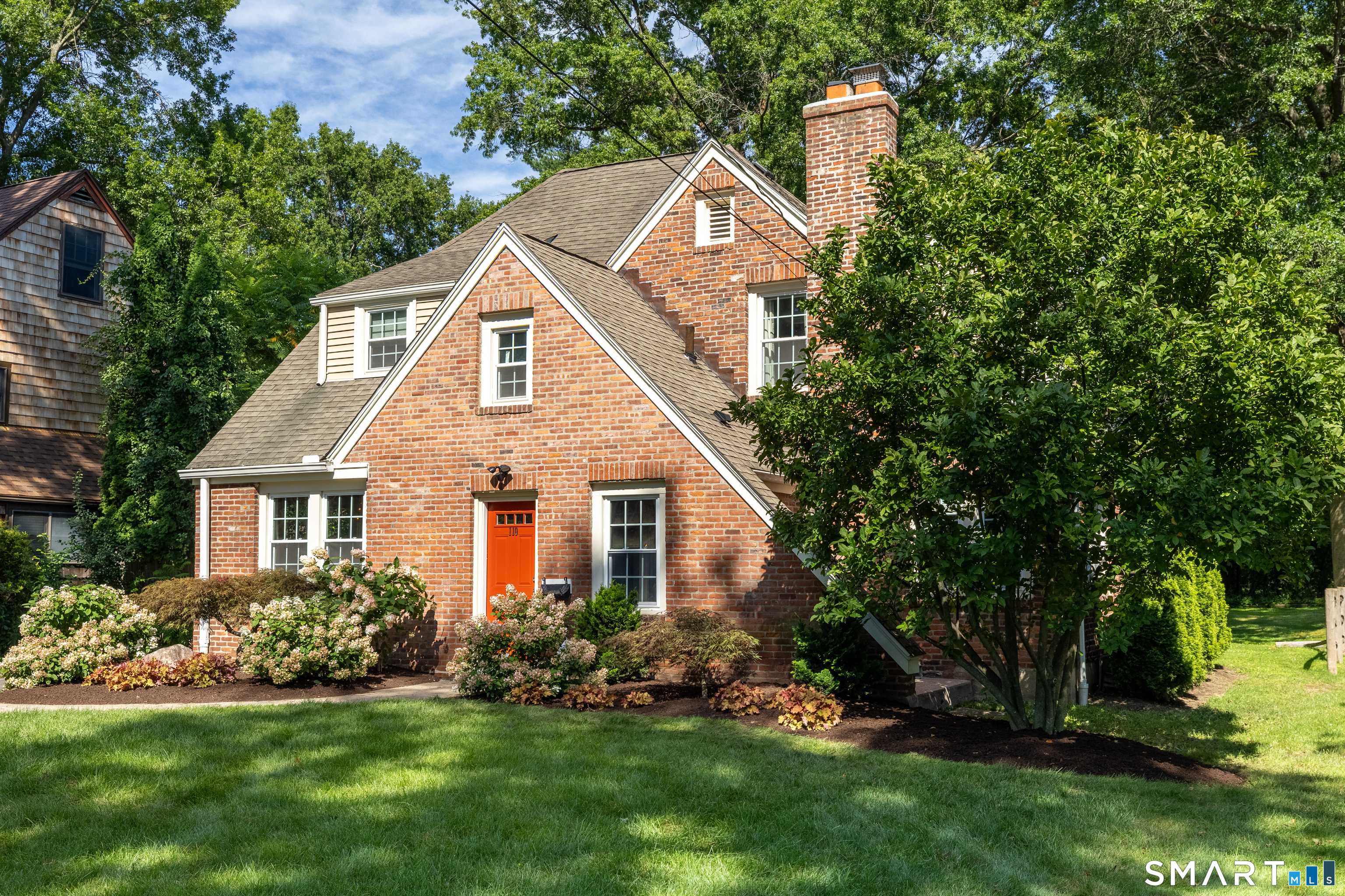 110 Foxcroft Road photo 2