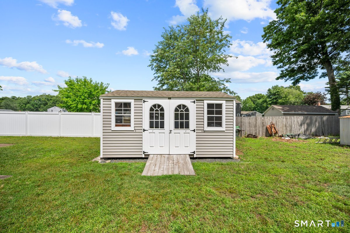 127 Rowland Drive photo 4