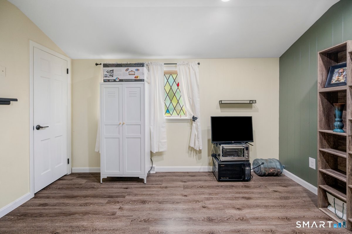 127 Rowland Drive photo 9
