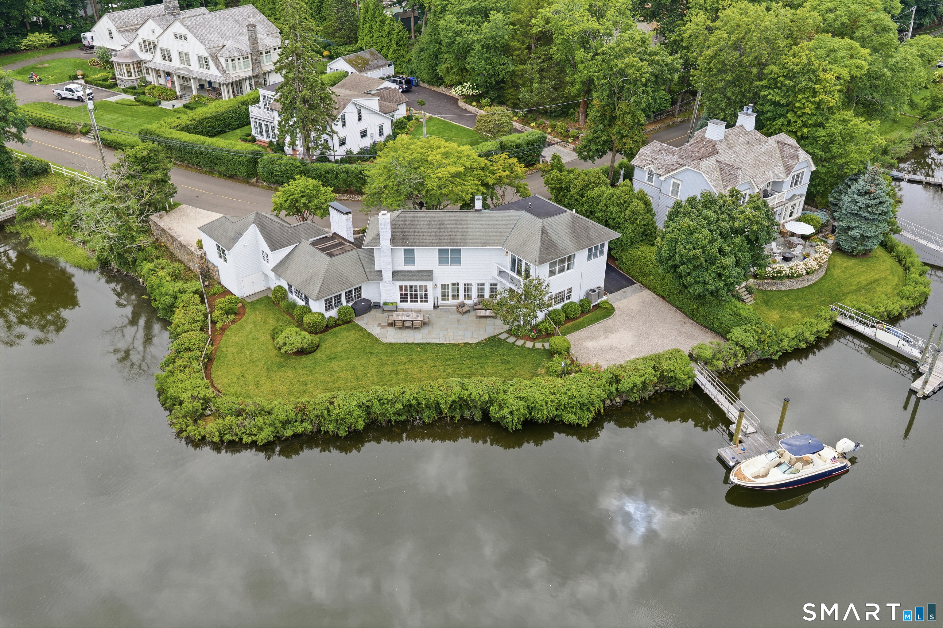 61 Five Mile River Road, Darien, Connecticut photo 3