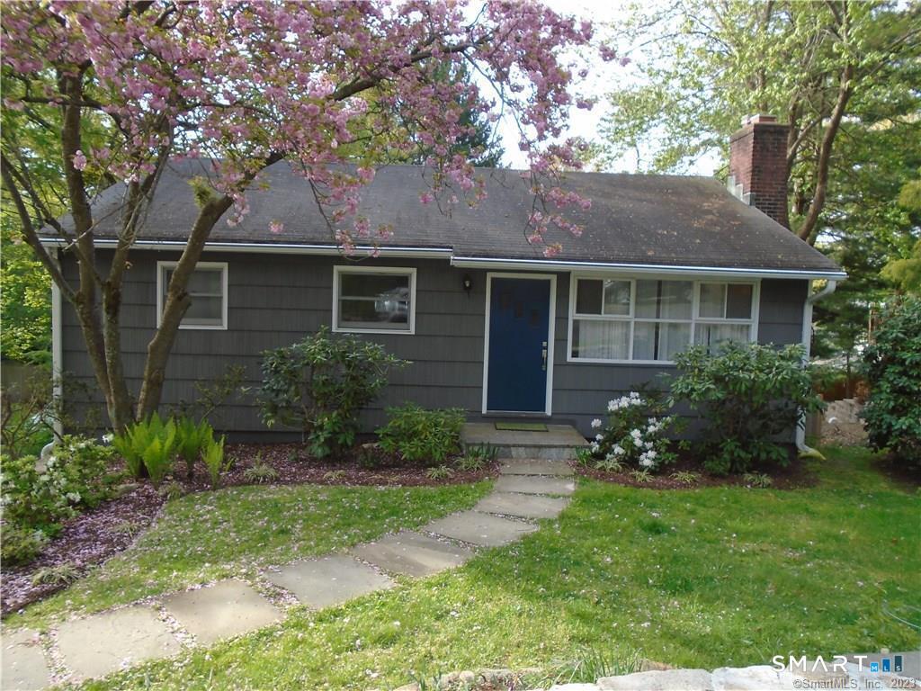 19 Hickory Drive, Westport, Connecticut photo 2