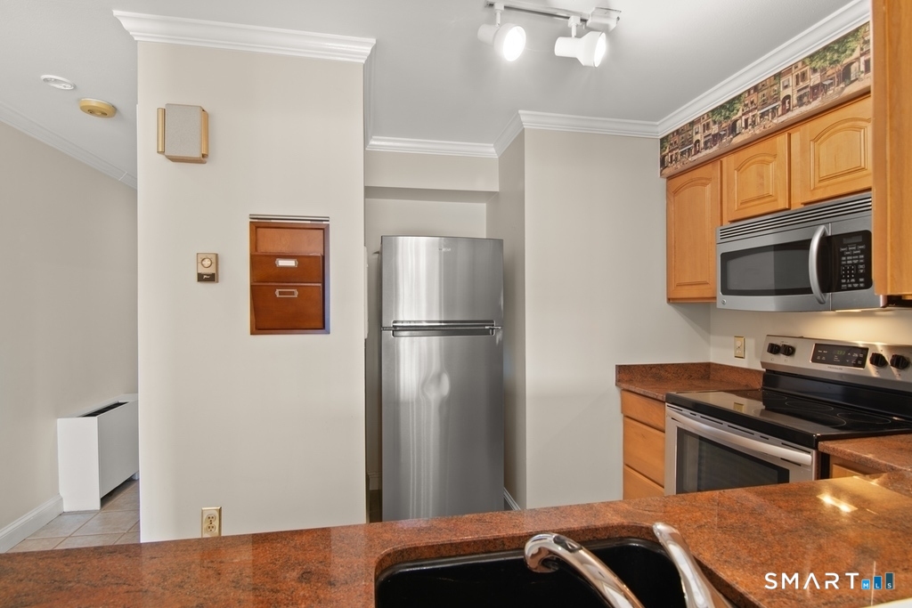 7 River Road  Unit #306 photo 6