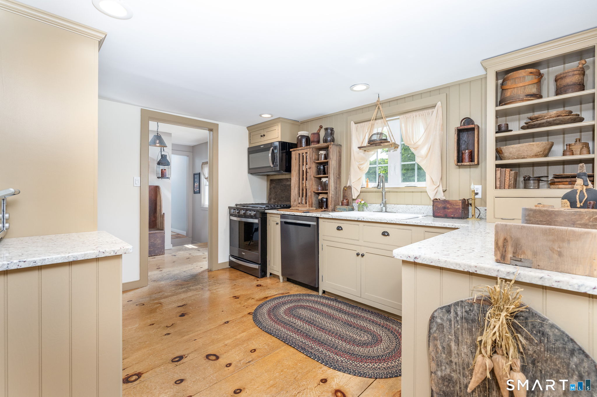 336 Maple Street photo 8