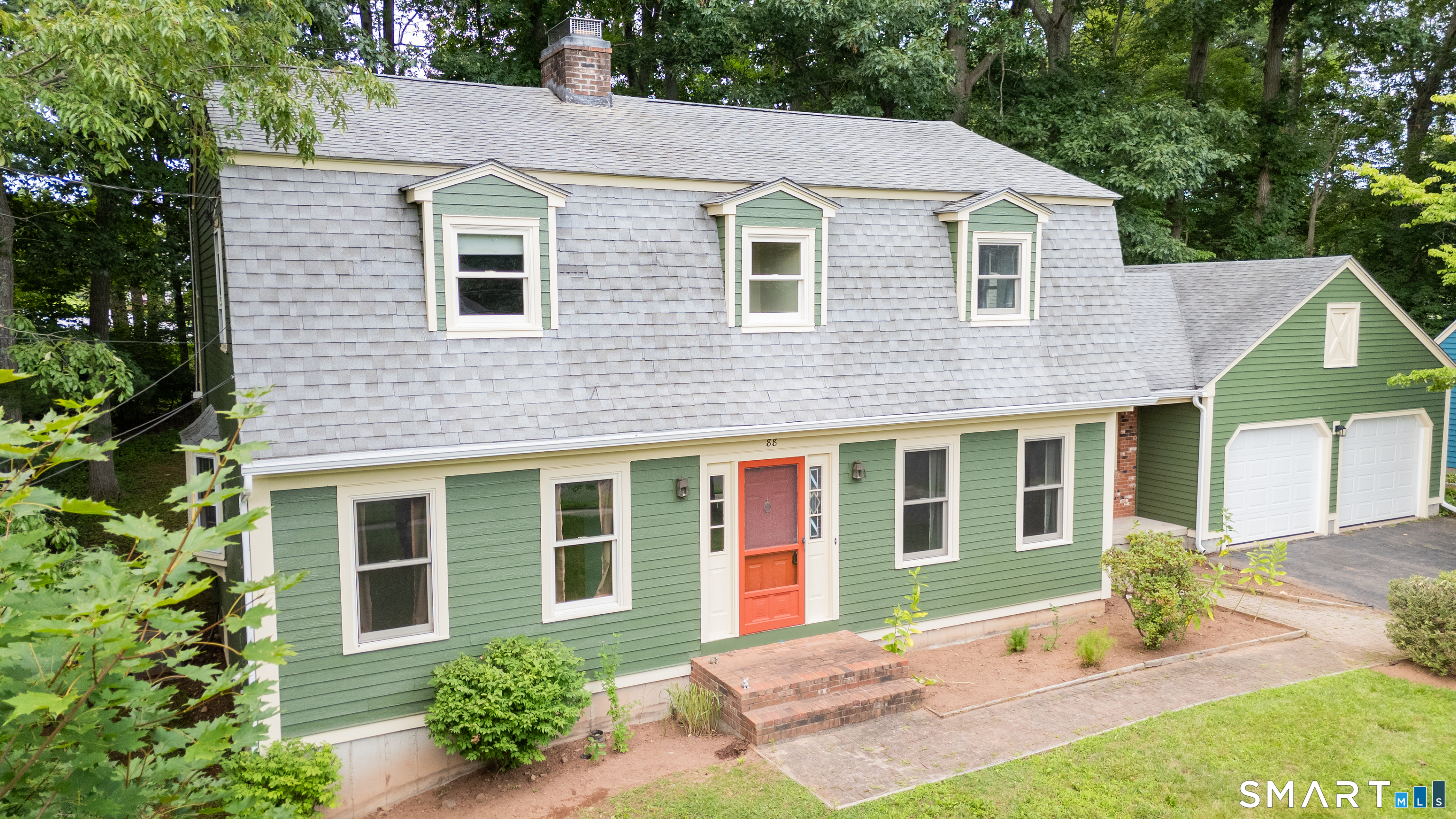88 Farm Hill Road photo 2