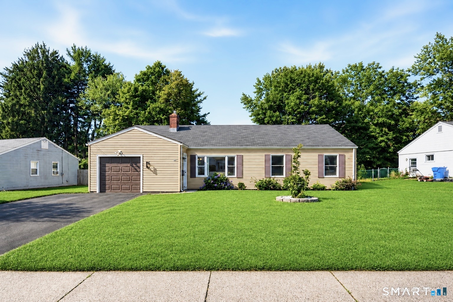 82 Weaver Road photo 2