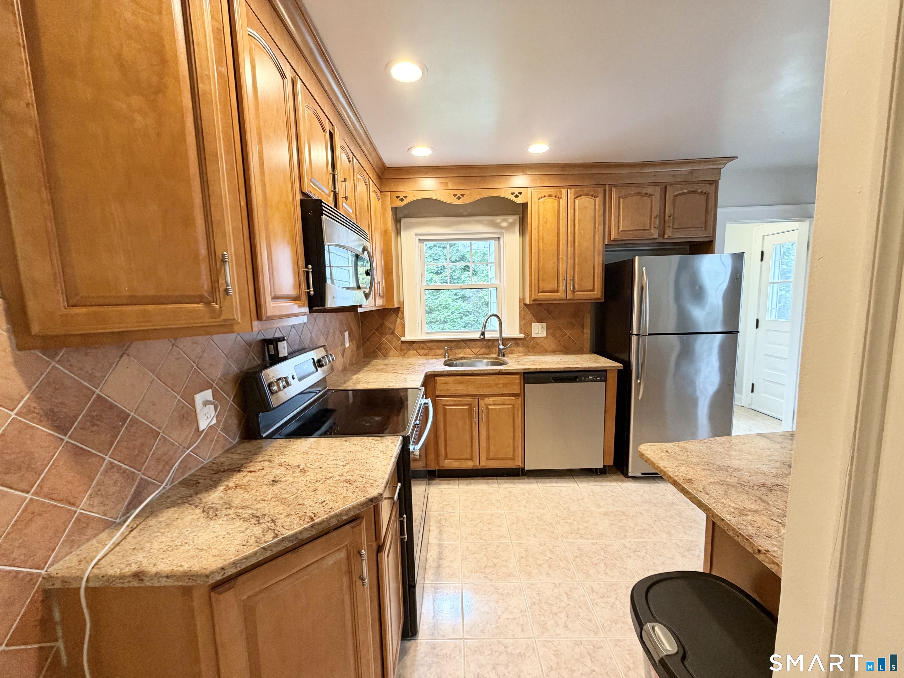 89 Shelton Avenue photo 15