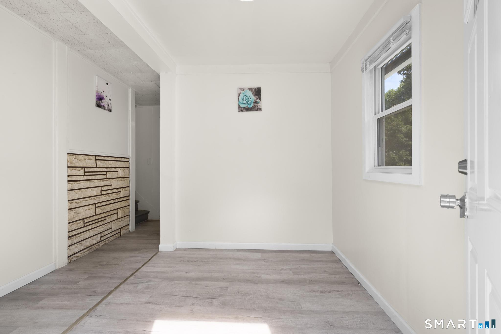 52 Alder Street photo 9