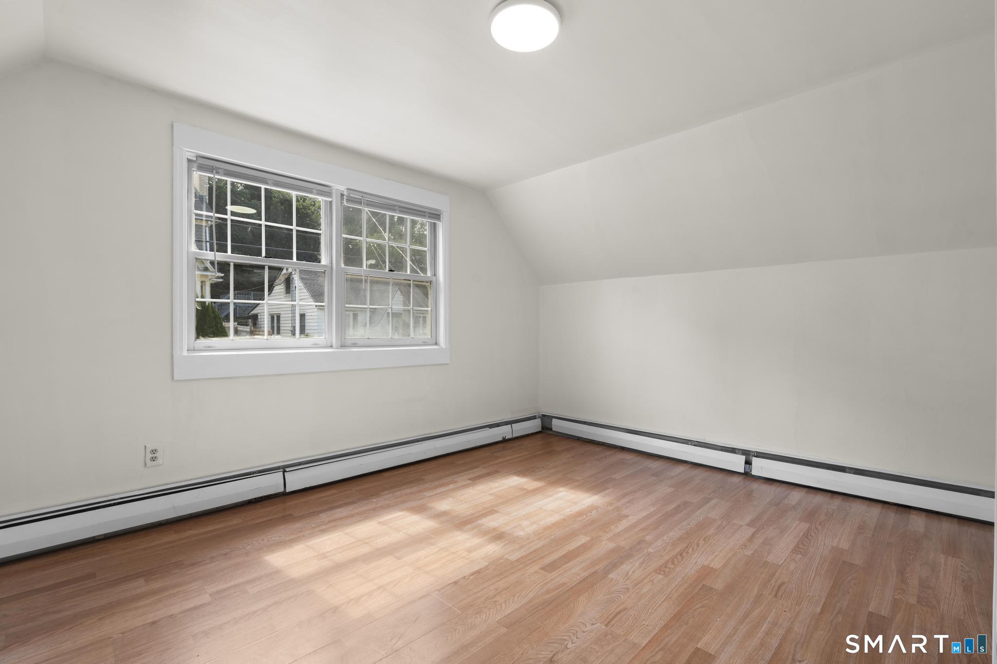 52 Alder Street photo 19