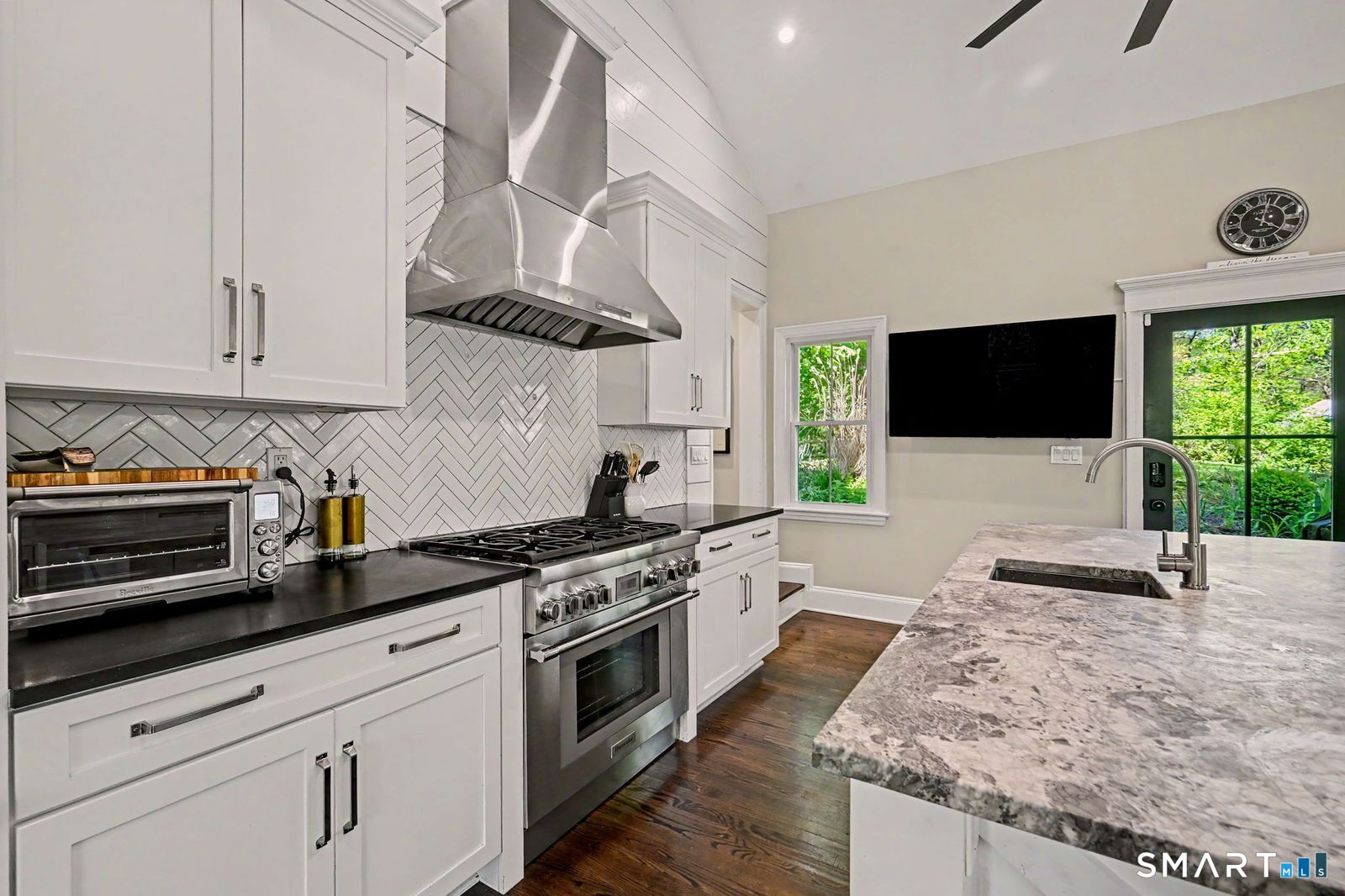49 Newtown Avenue photo 14