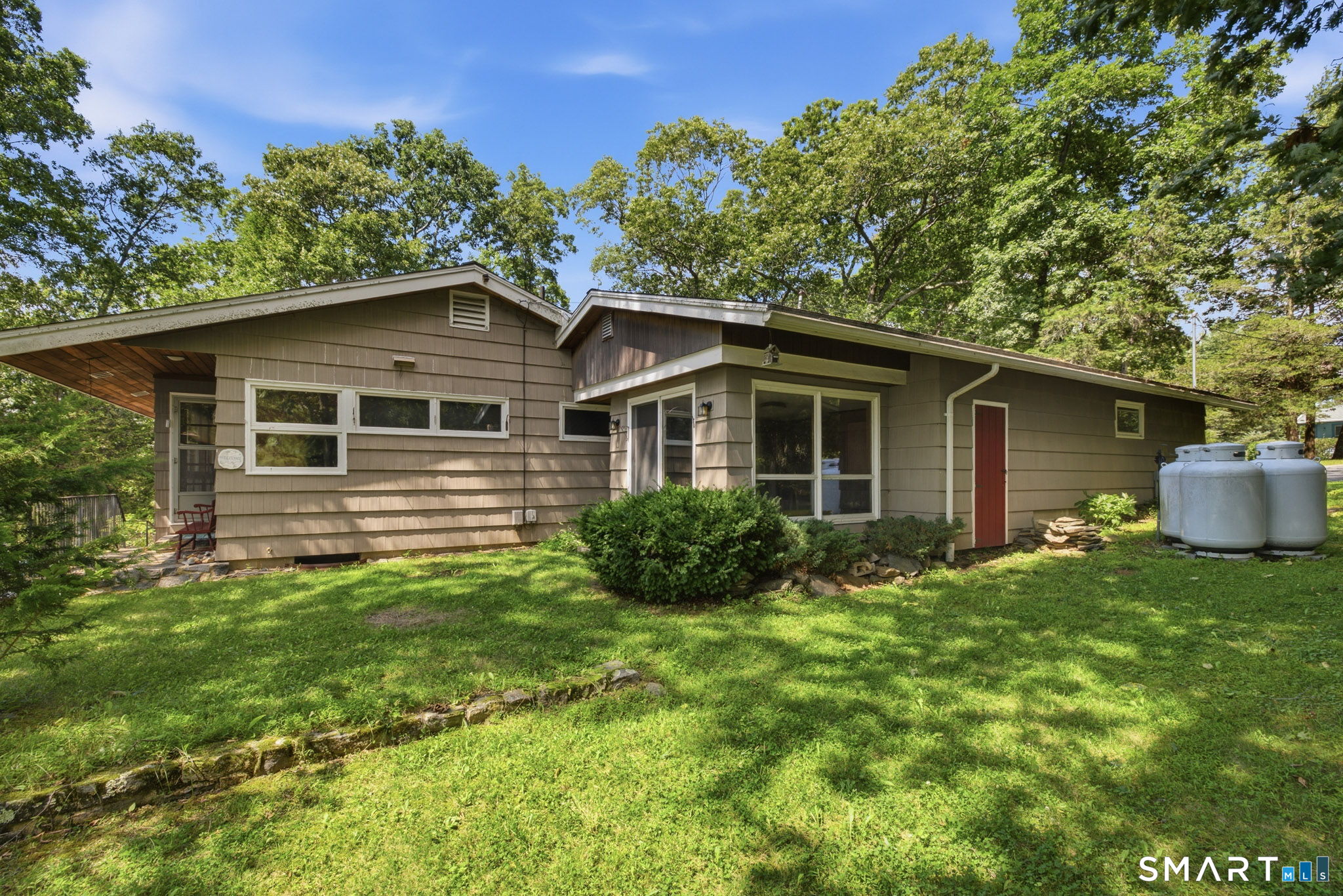 21 Hickory Lane photo 5