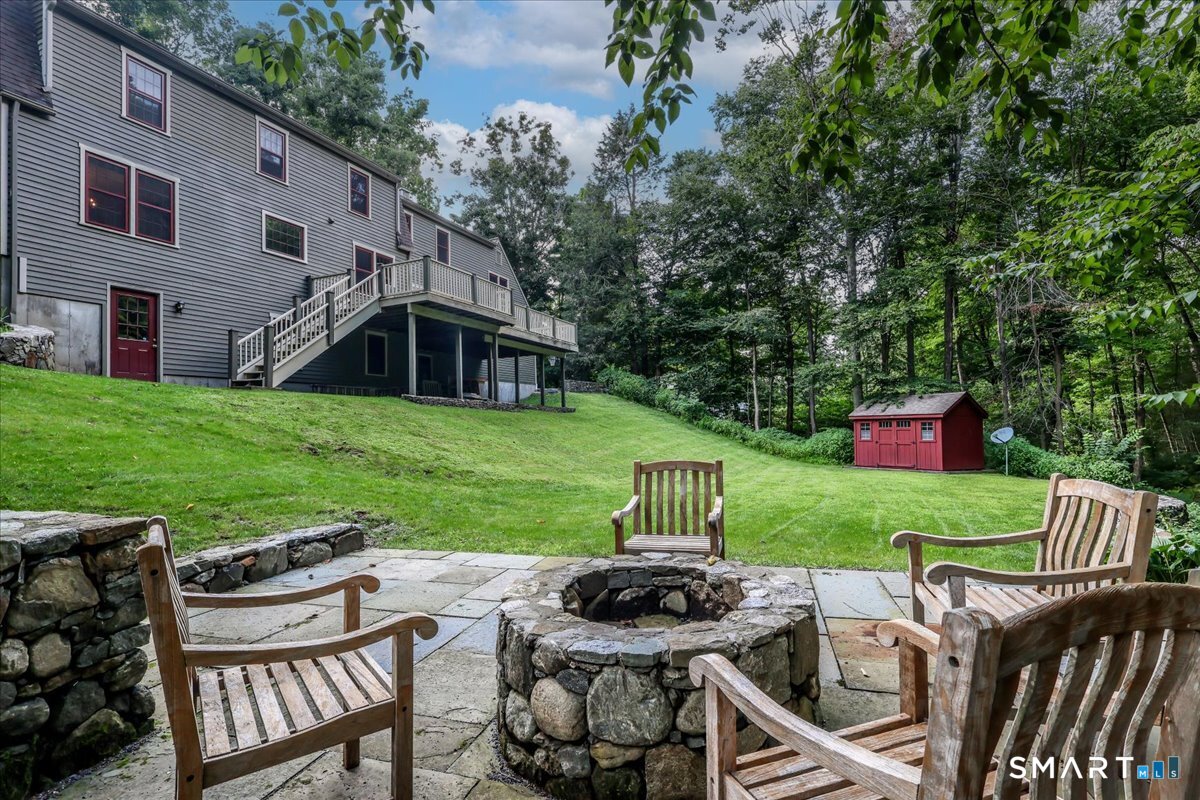 121 Carriage Drive photo 35