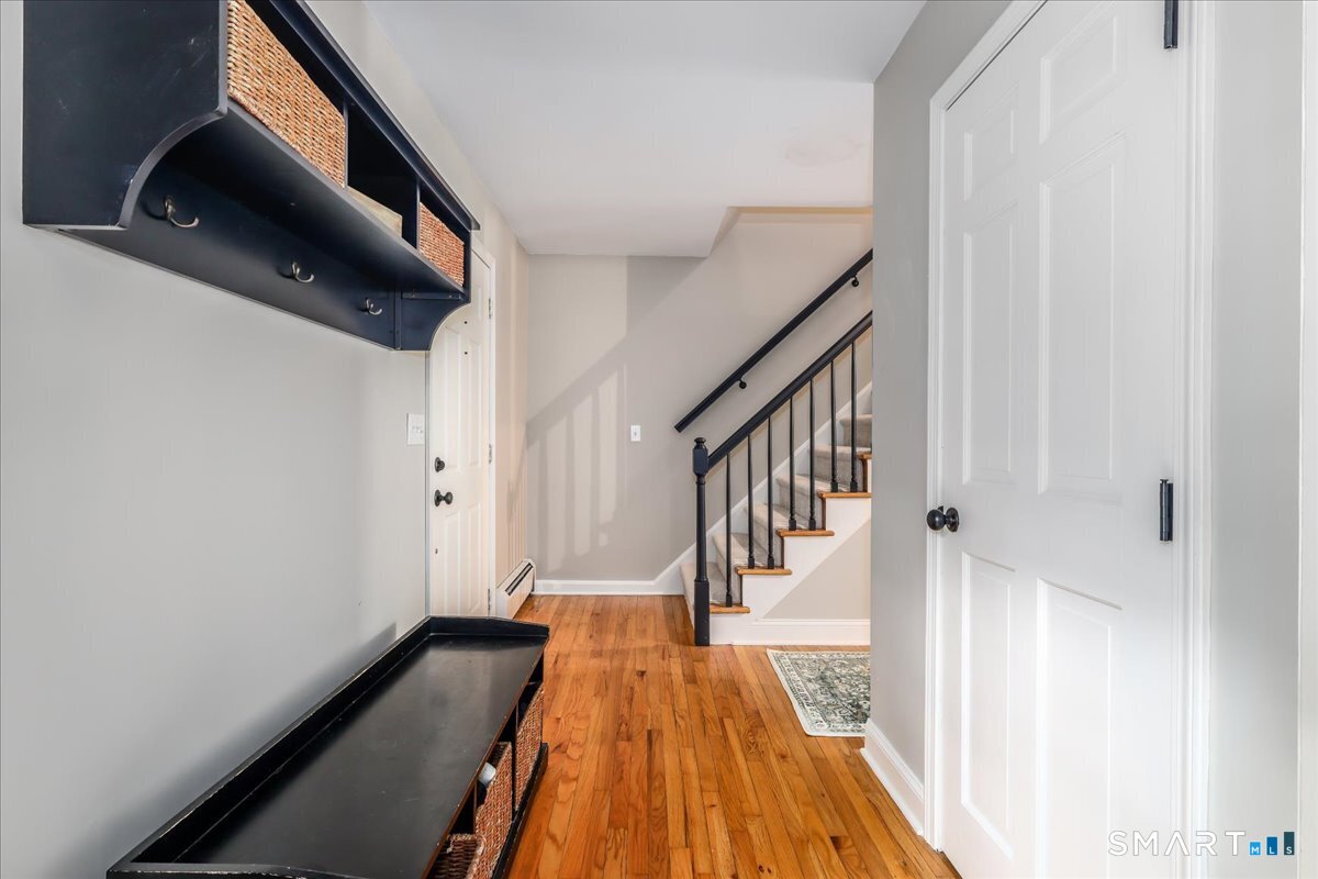 121 Carriage Drive photo 6