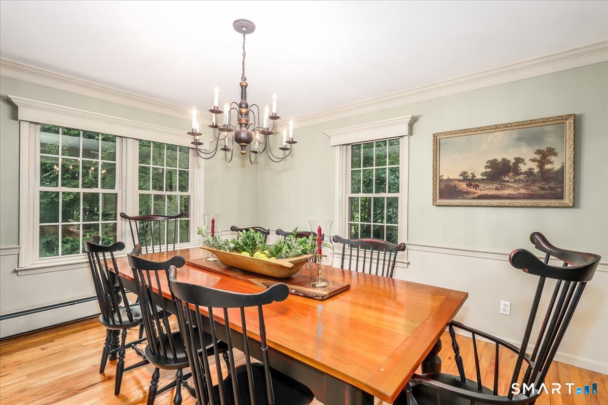 121 Carriage Drive photo 10