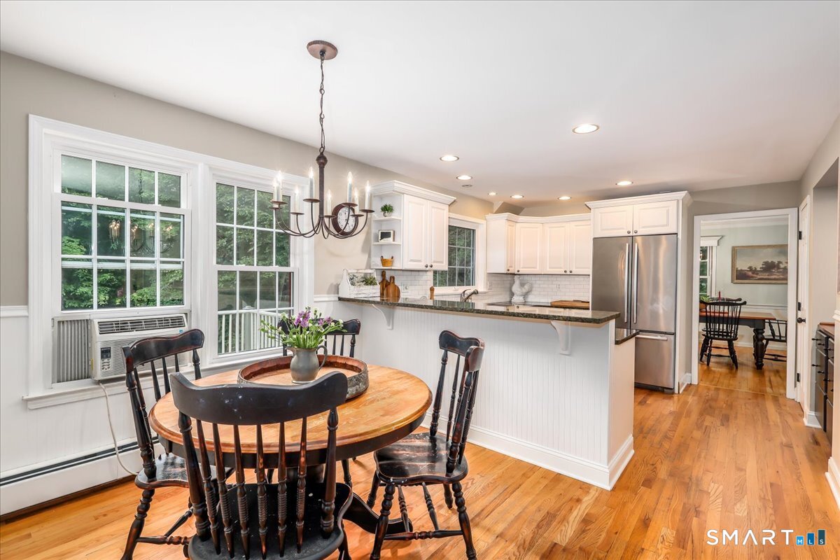 121 Carriage Drive photo 12