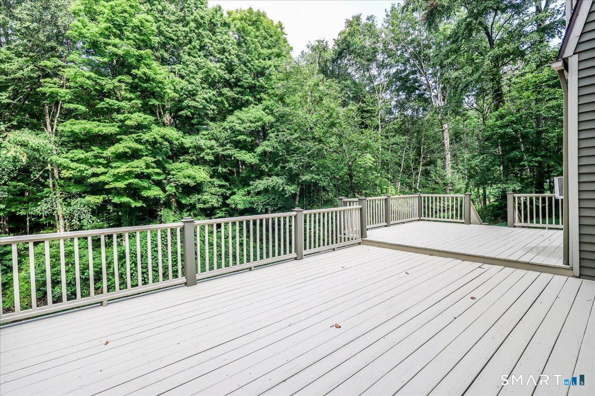 121 Carriage Drive photo 31