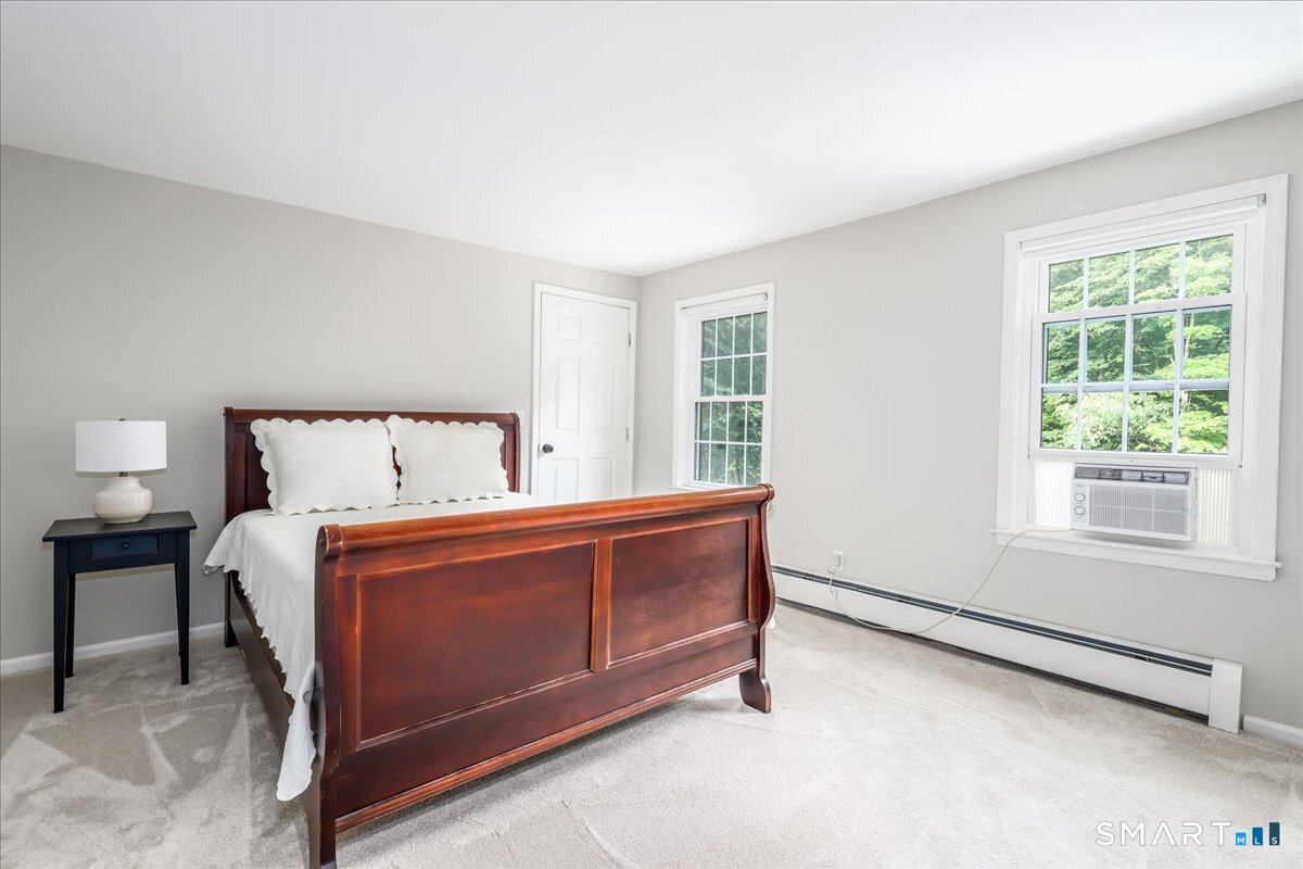 121 Carriage Drive photo 21
