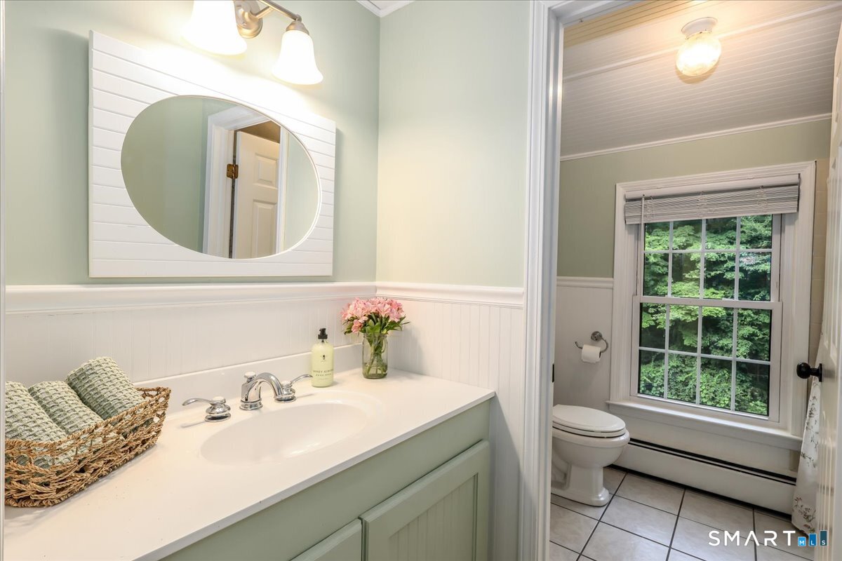 121 Carriage Drive photo 25