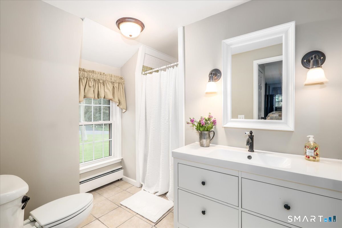 121 Carriage Drive photo 20