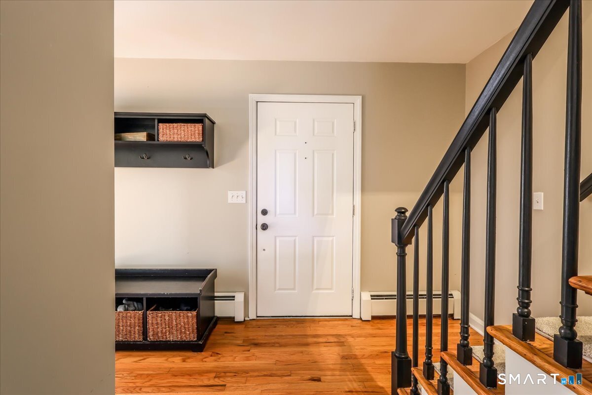 121 Carriage Drive photo 5