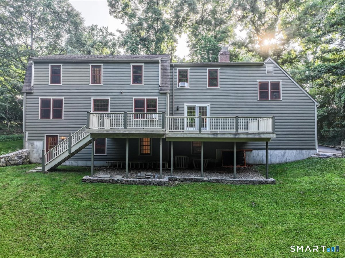 121 Carriage Drive photo 30