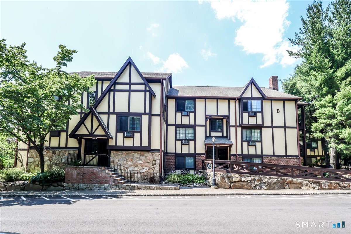 50 Aiken Street, Norwalk, Connecticut photo 2