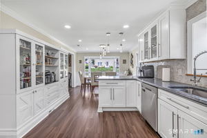 4270 Main, Stratford