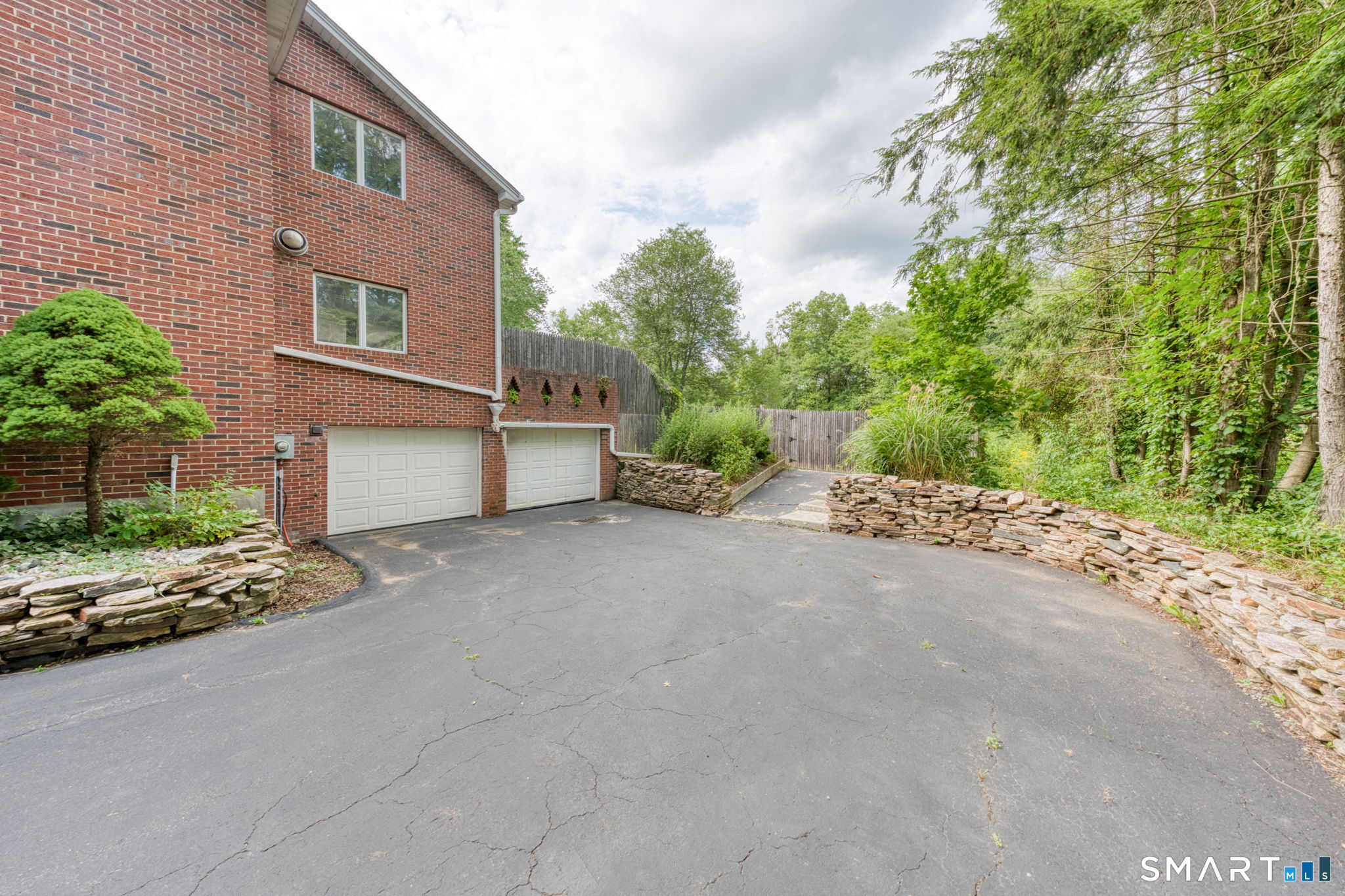1010 Strong Road photo 35