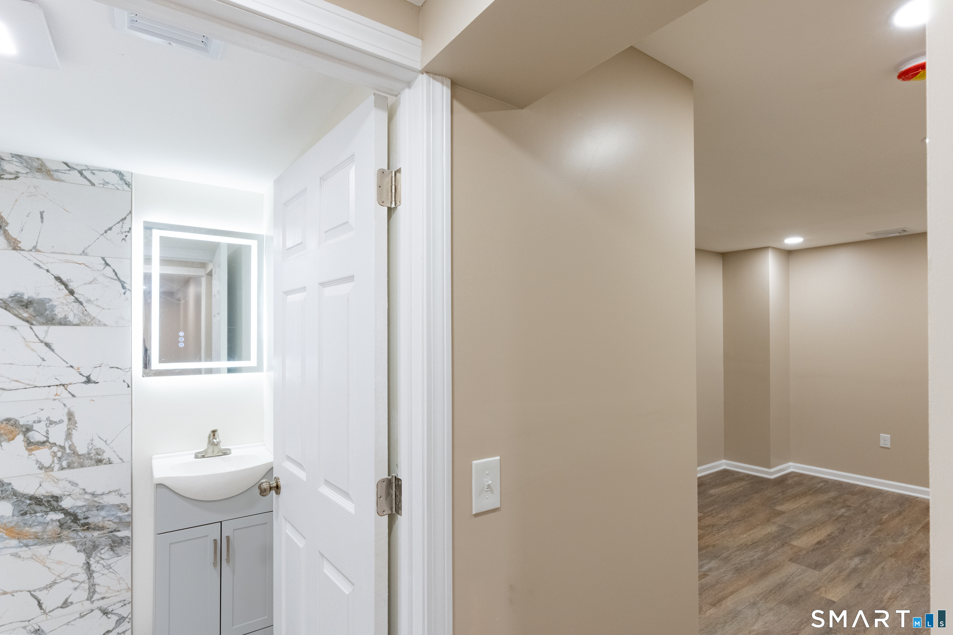 1178 Poquonock Avenue photo 16