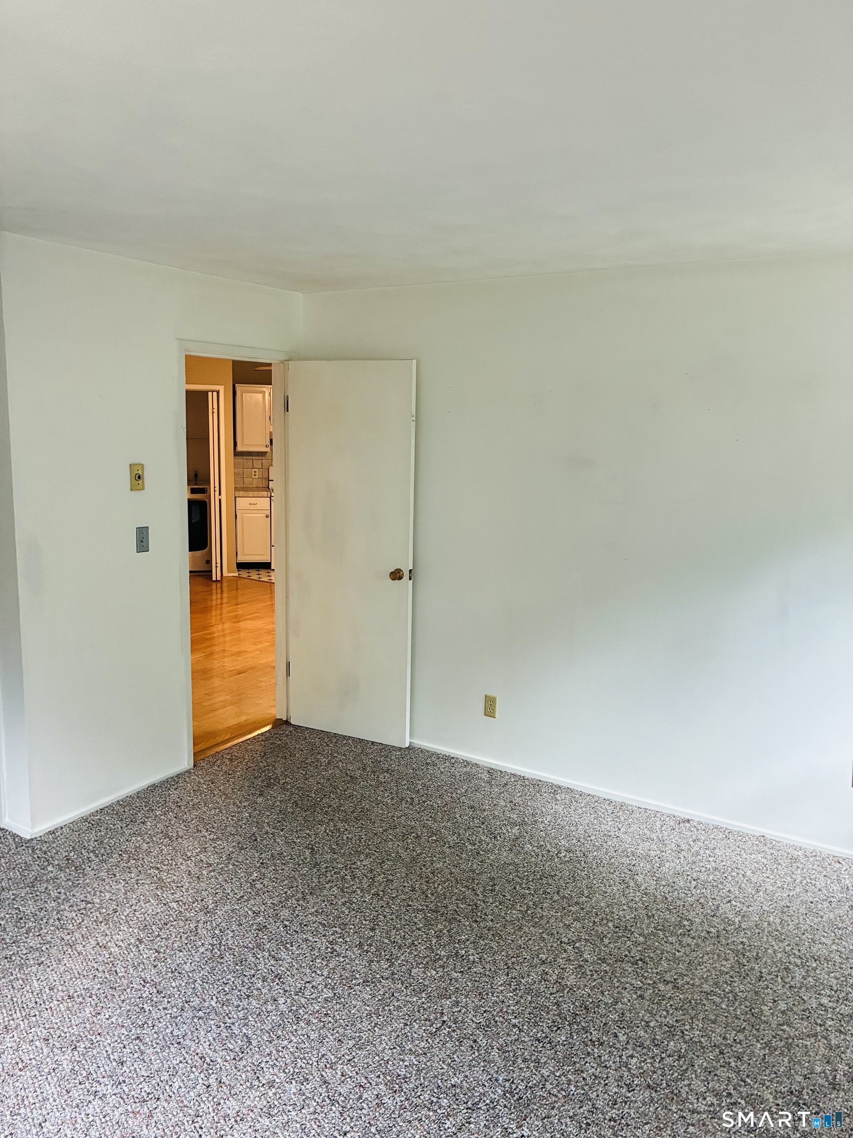 85 River Road  Unit #E8 photo 12