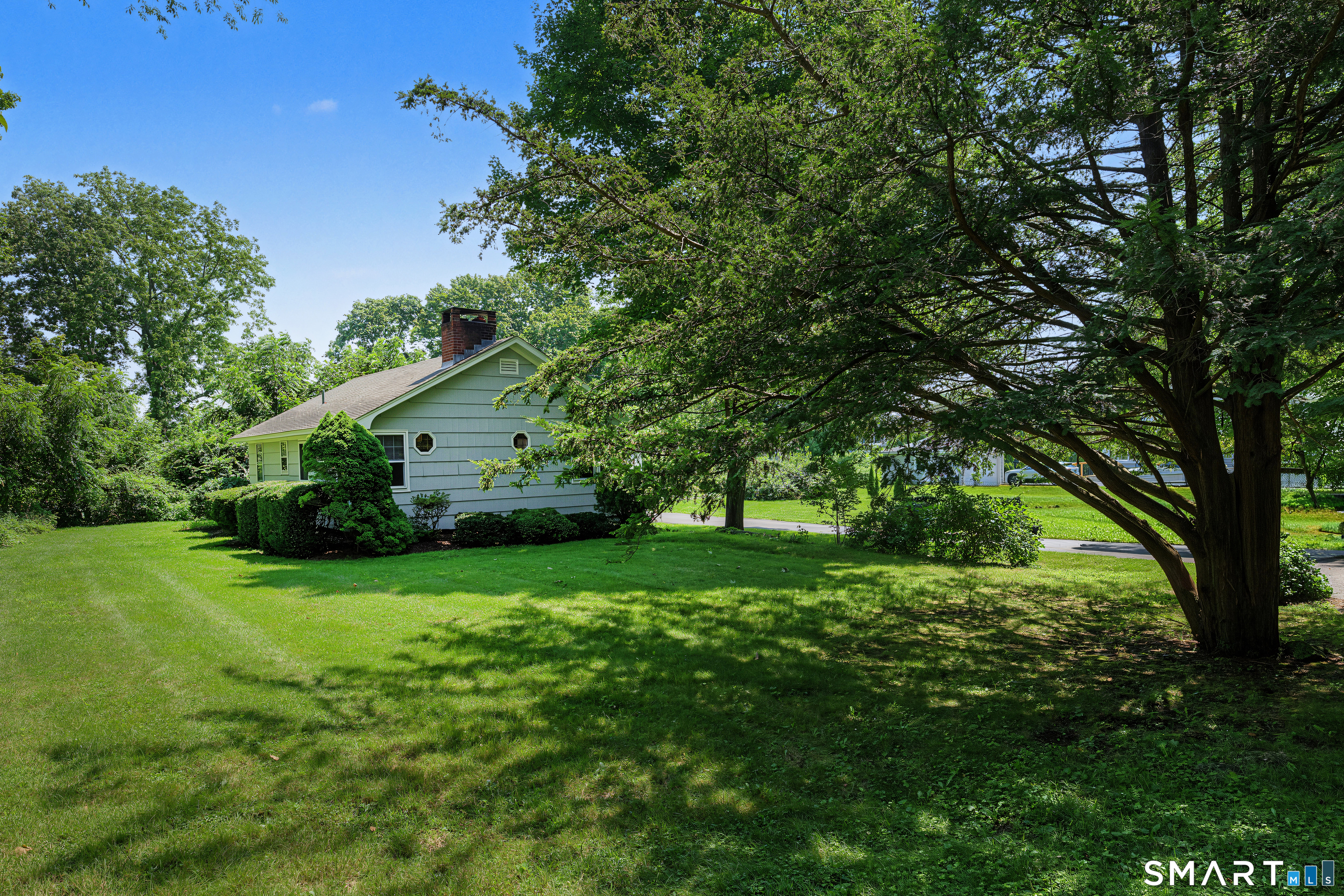37 Beach Avenue photo 5