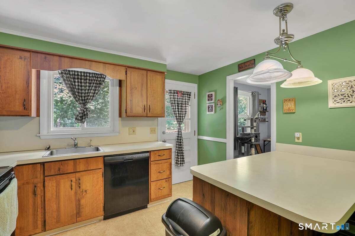 45 Hilltop Road photo 6