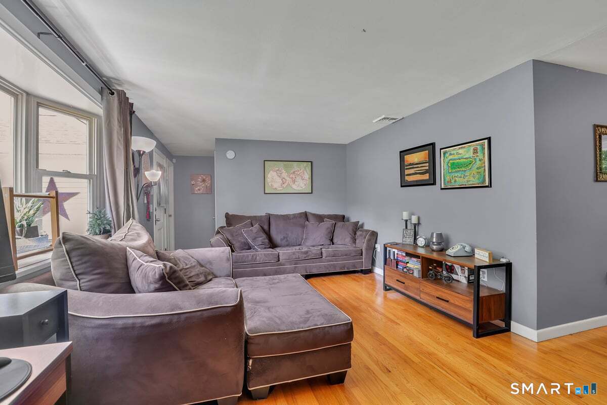 45 Hilltop Road photo 3