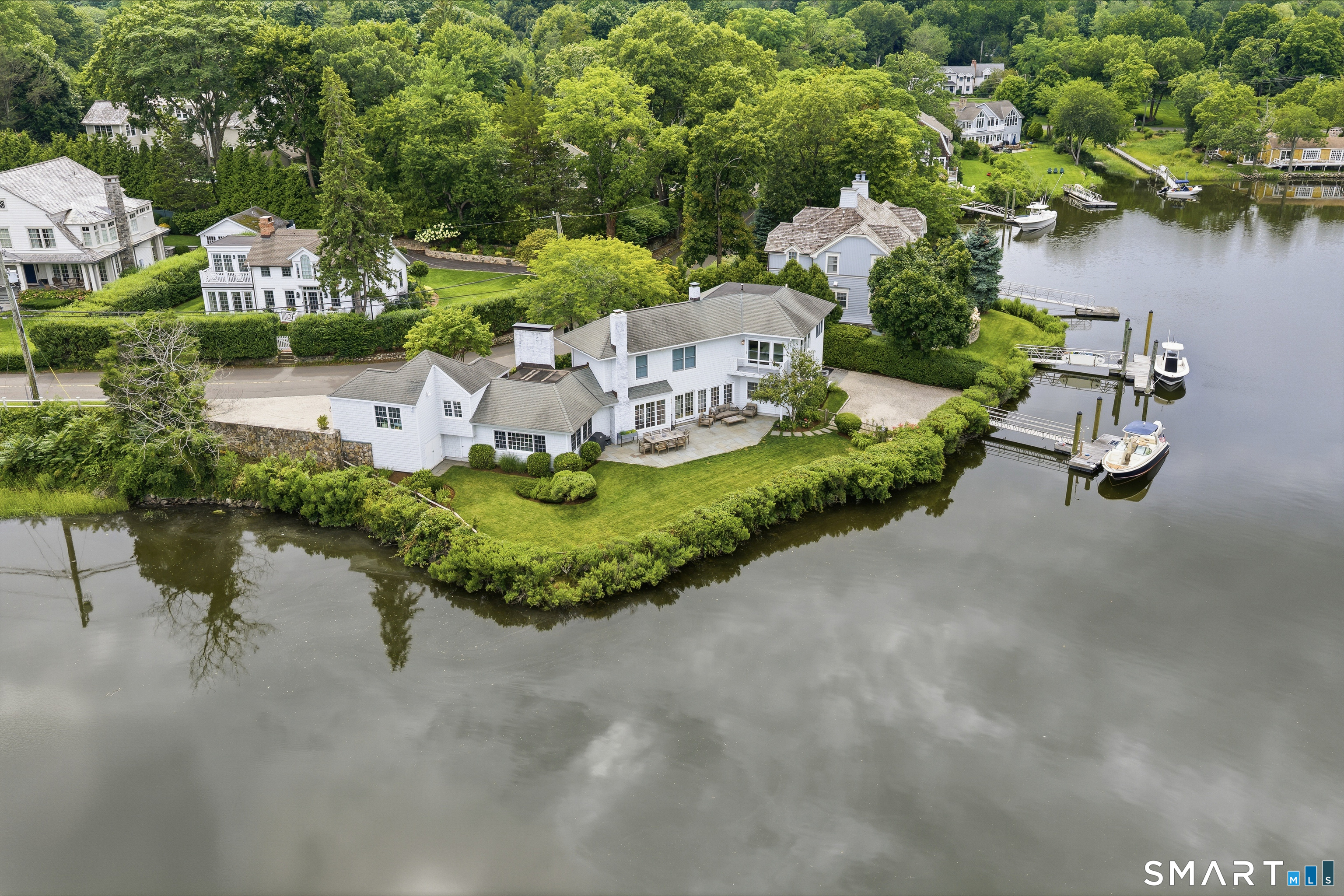 61 Five Mile River Road, Darien, Connecticut photo 4