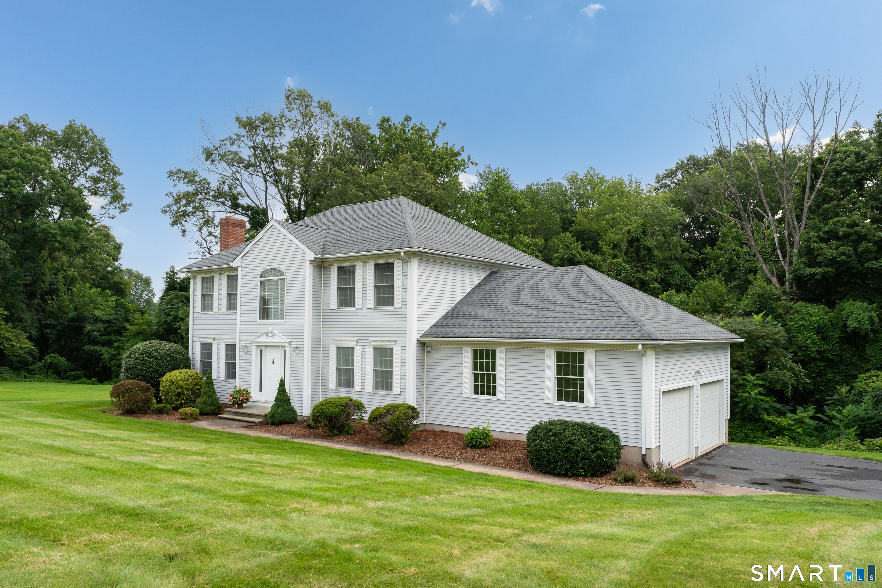 49 Melissa Drive photo 2