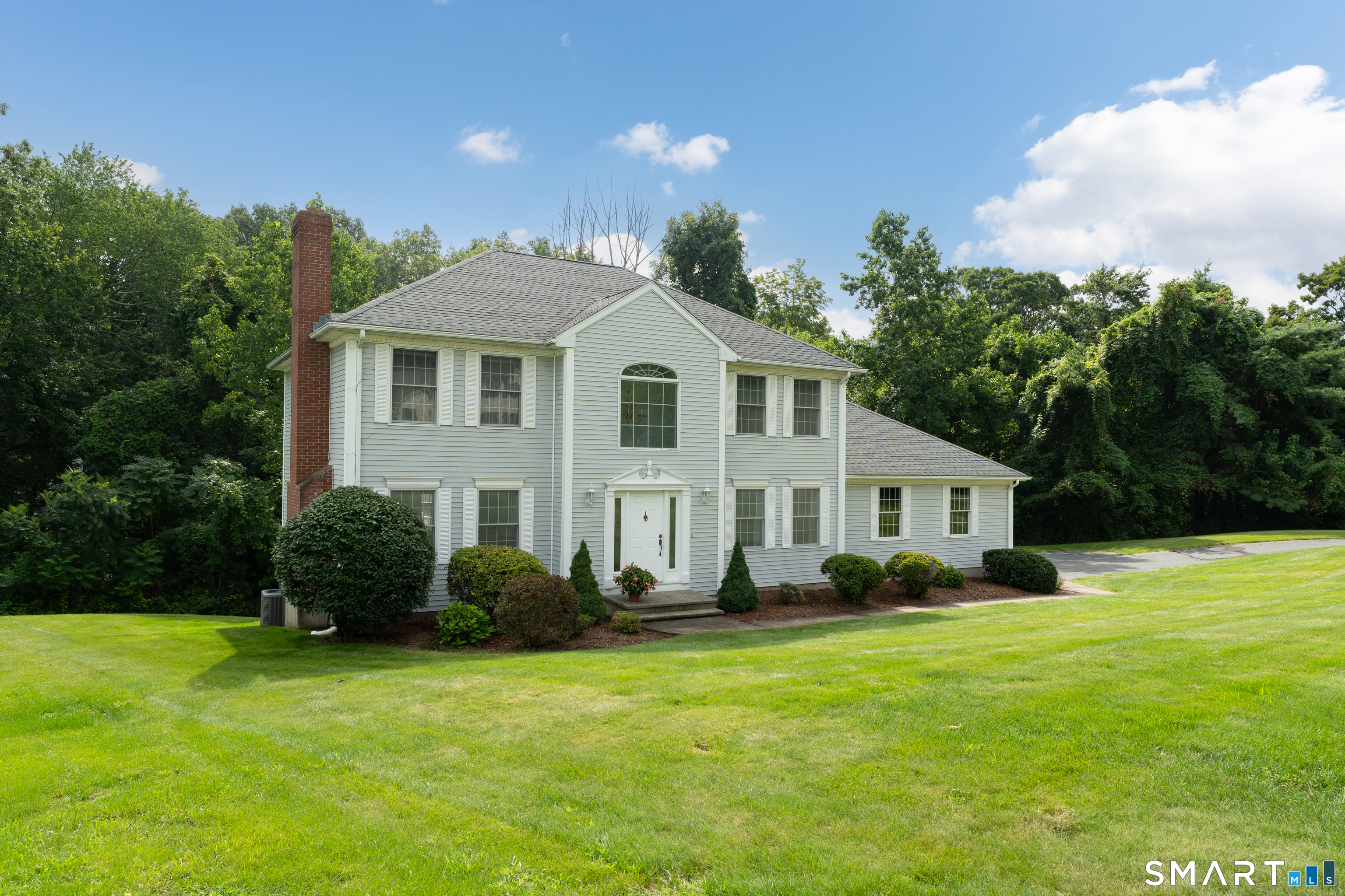 49 Melissa Drive photo 3