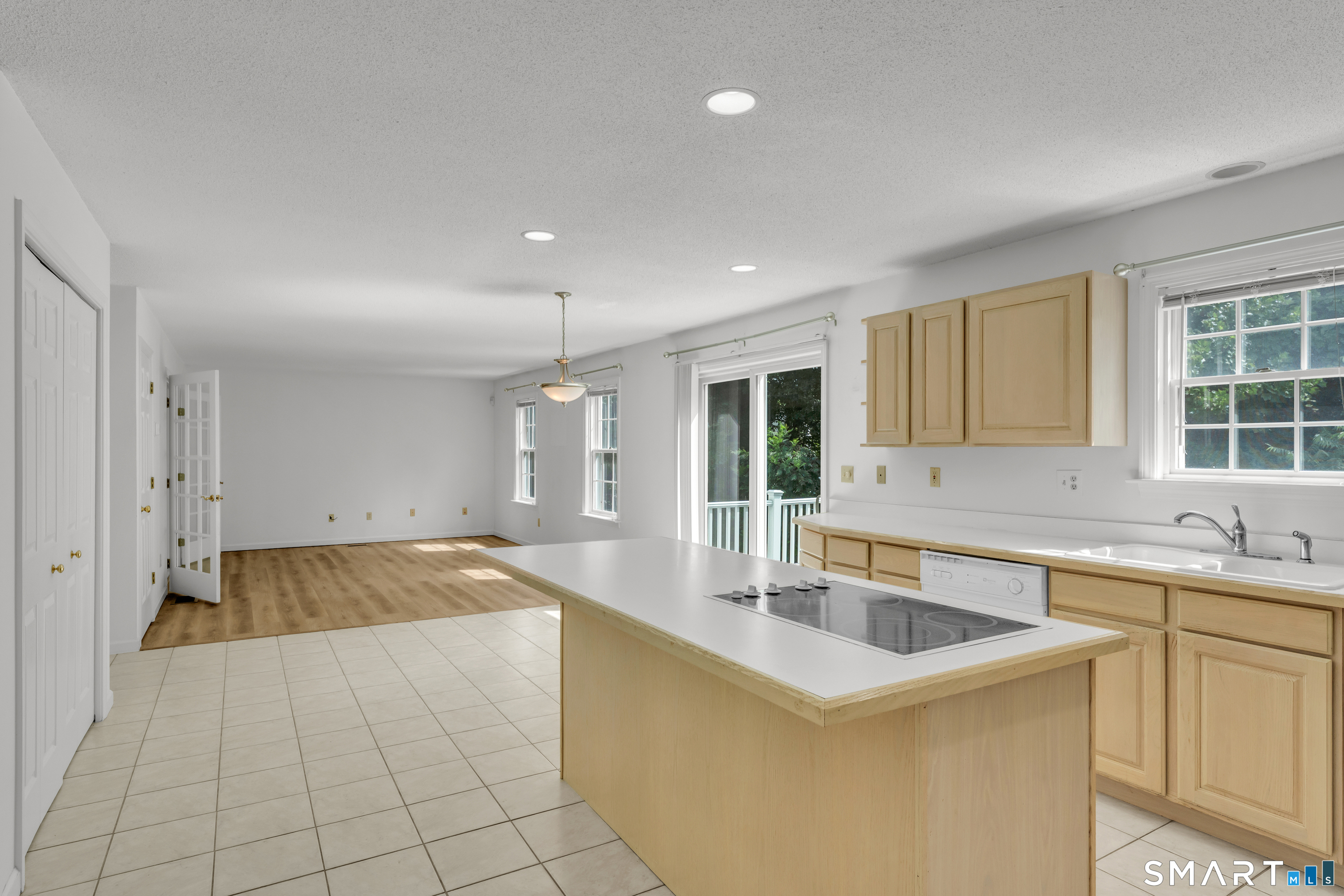 49 Melissa Drive photo 17