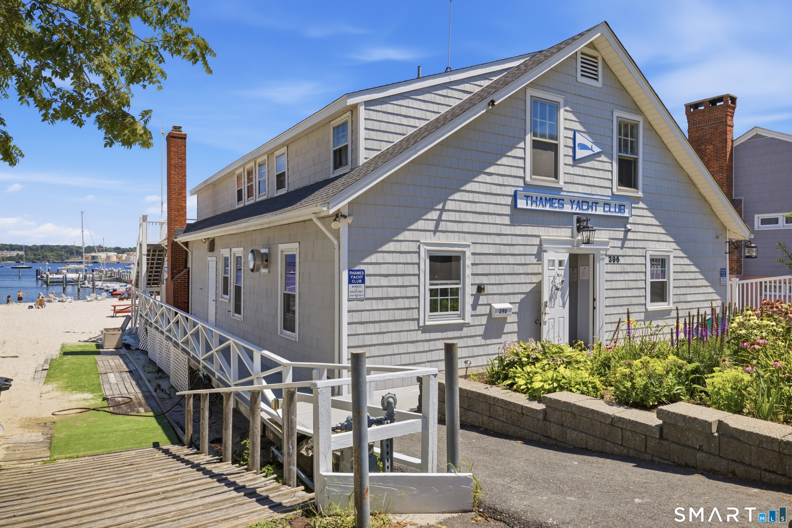 597 Pequot Avenue photo 36