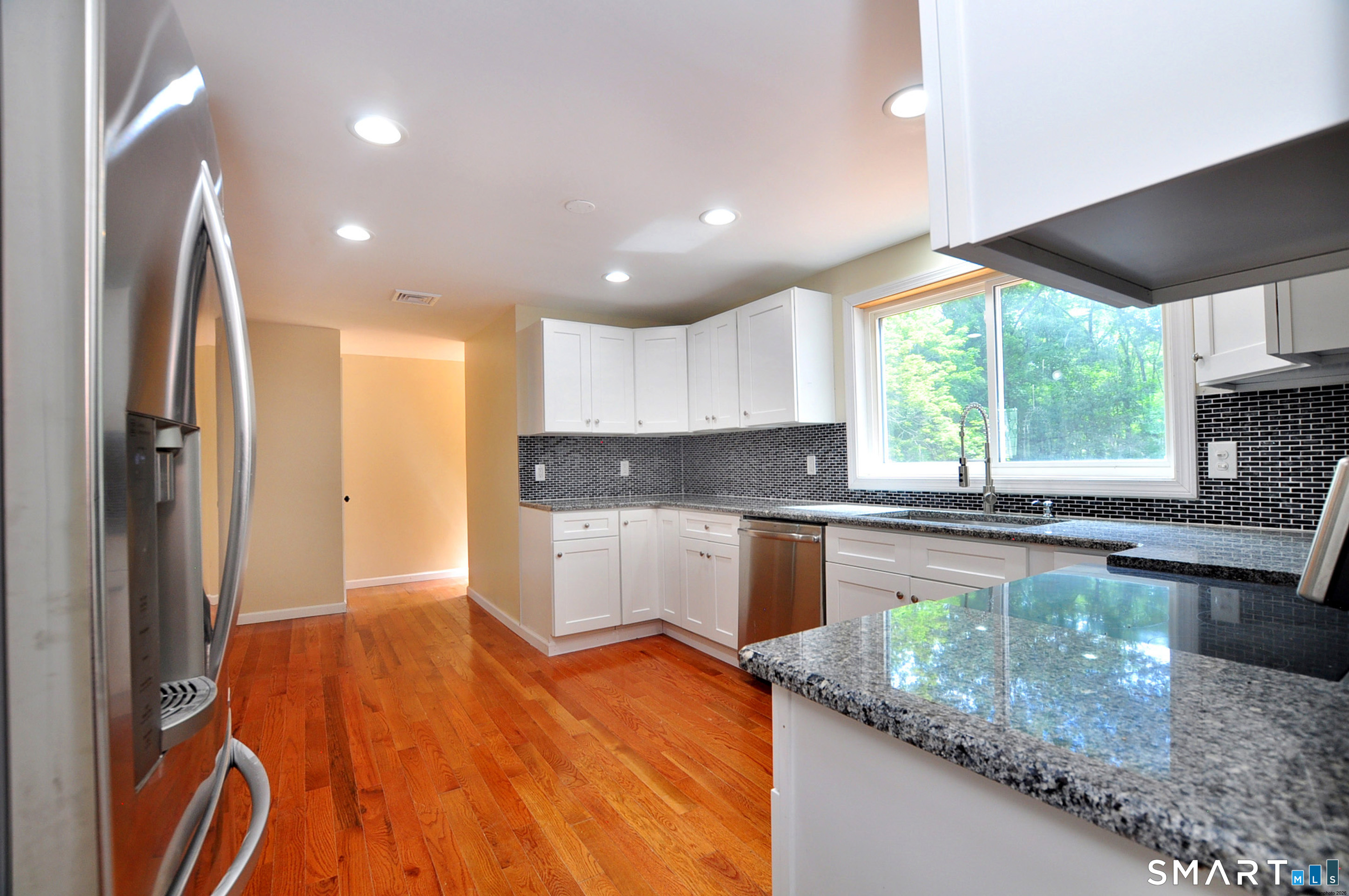 12 Jerome Avenue photo 15