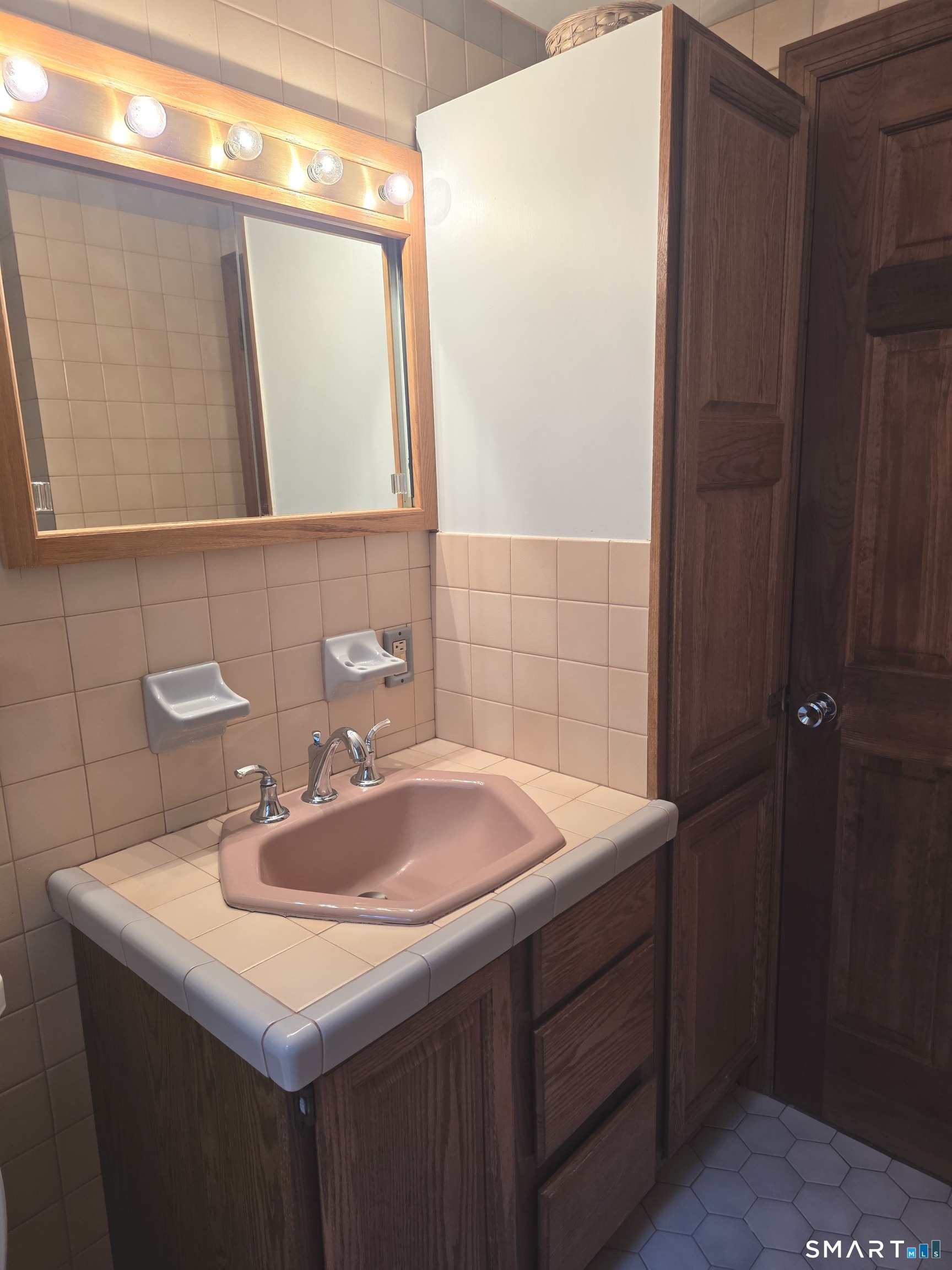 109 South Road photo 10