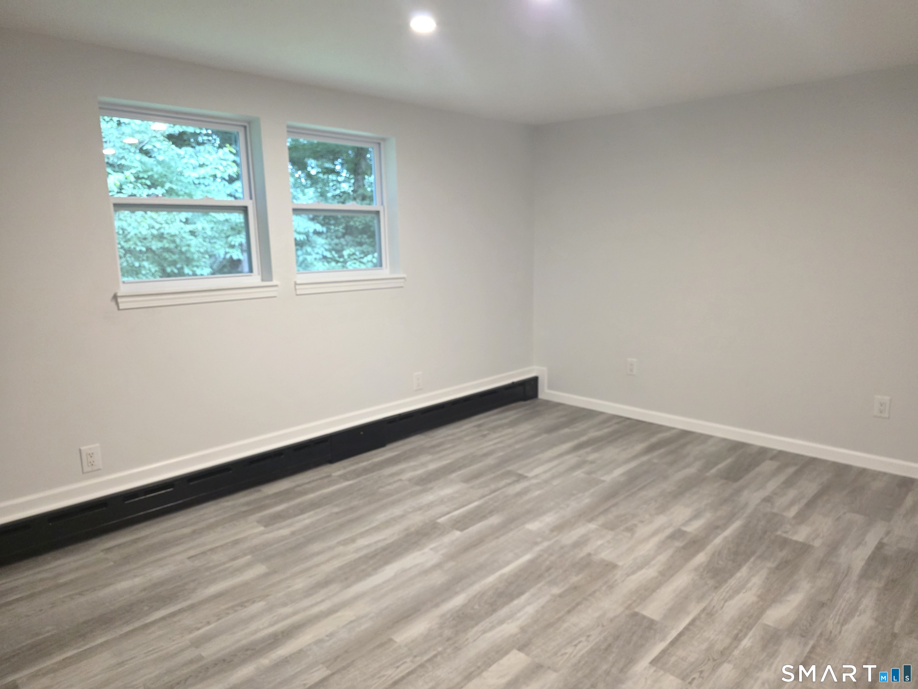 109 South Road photo 26